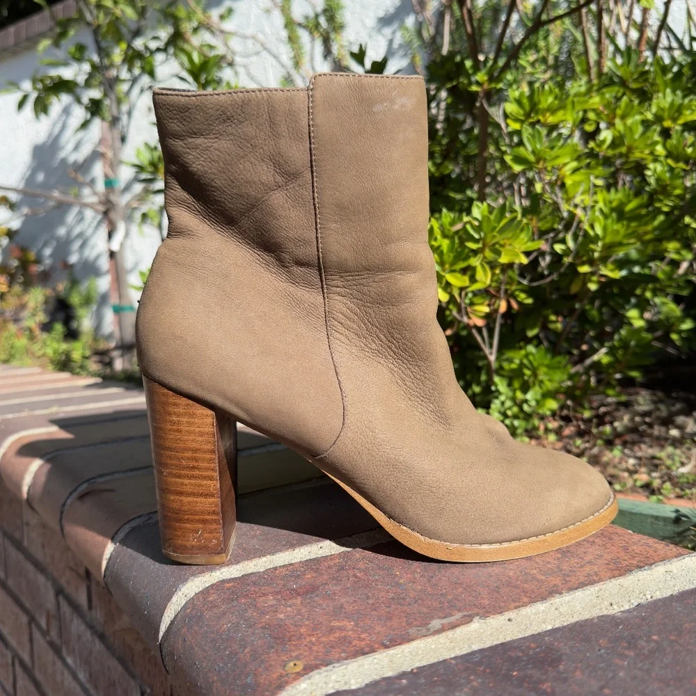 SOLE SOCIETY Leather Boots 